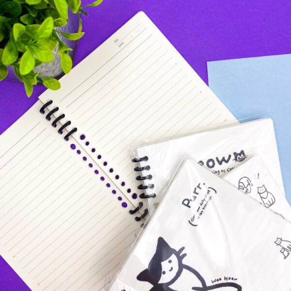Caderno A5 Espiral  Reposicionável Gatinho Purr 52 fls 14,2x20,5cm - IMPORTADO - UND