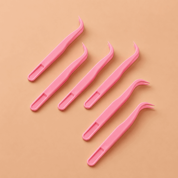 Pinça Curva Plástica Para Adesivo 11,5cm - UNISO - UND